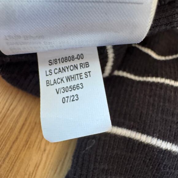 Gap Ribbed Striped Turtleneck Top Black Size Small - Picture 13 of 16